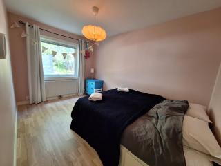Spacious home in idyllic neighbourhood, 15min to City - Sollentuna - 5