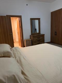 Stylish 1 bedroom apartment with full kitchen - 2