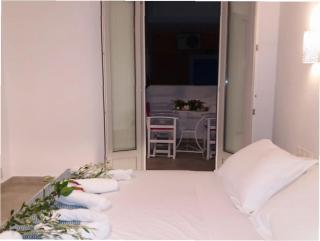 LoveLy Rooms in Perissa - - 6