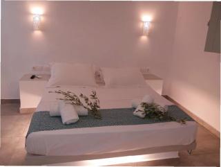 LoveLy Rooms in Perissa - - 1