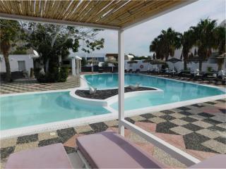 LoveLy Rooms in Perissa - - 0