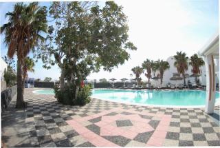 LoveLy Rooms in Perissa - - 8