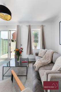Wokingham - Three Bed House - Parking - Winnersh - 9