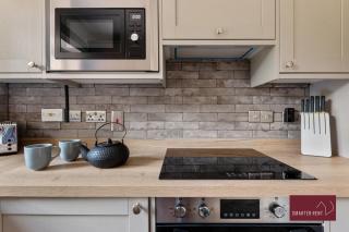 Wokingham - Three Bed House - Parking - Winnersh - 2