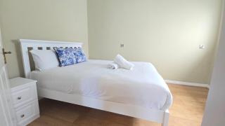 Central Galway city, Two bed apt - Galway - 0