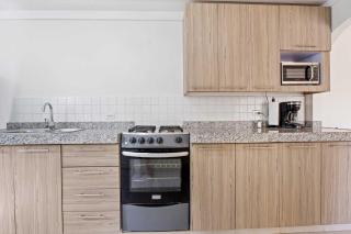 WLR2 - 1BR near Palm Beach - White Lotus Retreat - Palm-Eagle Beach - 4