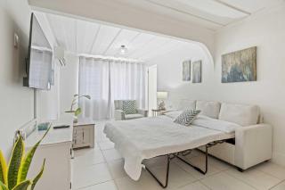 WLR2 - 1BR near Palm Beach - White Lotus Retreat - Palm-Eagle Beach - 1