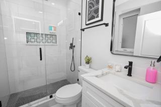 Spacious 3BR Home Near Chicago Downtown, University of Illinois Chicago & Medical District - Chicago - 3