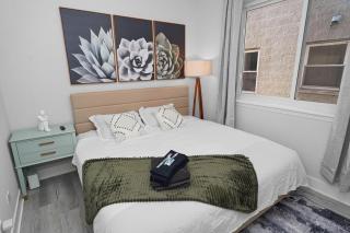 Spacious 3BR Home Near Chicago Downtown, University of Illinois Chicago & Medical District - 8