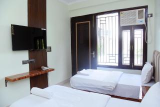 Radiant Blu Hotels - Noida - 1