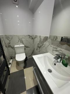A Comfortable and Cosy Bedroom - Navestock - 0