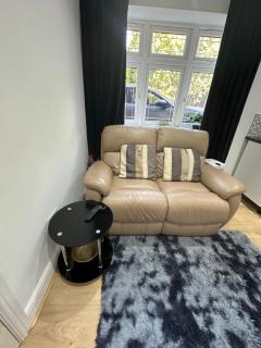 A Comfortable and Cosy Bedroom - Navestock - 5