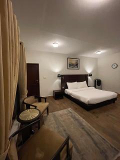 Blue Pines Resort & Restaurant - Murree - 5