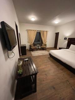Blue Pines Resort & Restaurant - Murree - 3