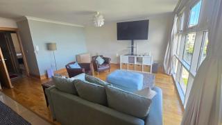 Great 2 bed, 2 bath apartment, River & city views - Galway - 3