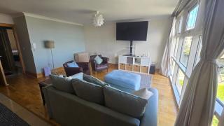 Great 2 bed, 2 bath apartment, River & city views - 1