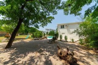 The Rock Star's Villa with Private Pool and Beach - Danilovgrad - 1