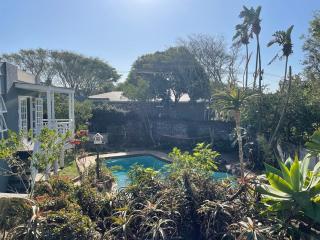 Luxurious Beach House with a View - East London - 7