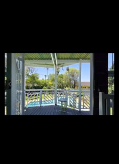Luxurious Beach House with a View - East London - 4