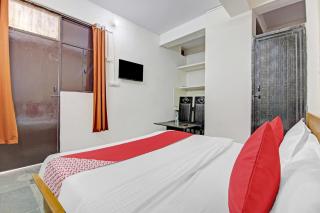 Hotel O Royal - Noida - 4
