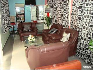 Room in Lodge - Solab Hotel and Suites Ikeja - Ikeja - 4