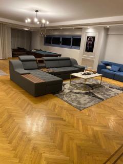 كورنيش النيل امام ممشى مصر مباشرا وبجانب فندق الفورمنت - Cairo - 7