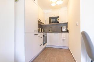 9 Min to Center, Modern 1BR & 1LR Apt with Balcony & Smart TV - Vienne - 6