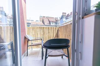 9 Min to Center, Modern 1BR & 1LR Apt with Balcony & Smart TV - Vienne - 5
