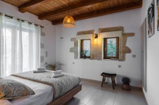 Lithus Retreat with Jacuzzi and 360 Views - Georgioupolis - 1