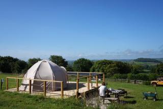 Knoll View Glamping Tent - 3