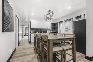 Spacious 8-bedroom home in Niagara Falls Perfect for groups - Niagara Falls - 6