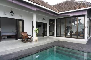 Villa in Canggu Babakan - Tumbak Bayuh - 0