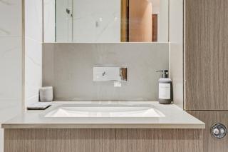 Cosy Manhattan Studio with Balcony - Londra - 2