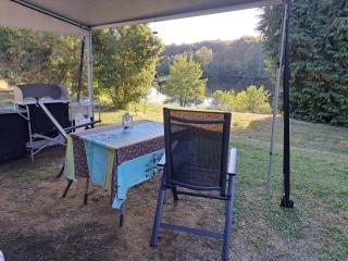 Le petit bonheur caravan met voortent en buitenkeuken - Maisonnais-sur-Tardoire - 9