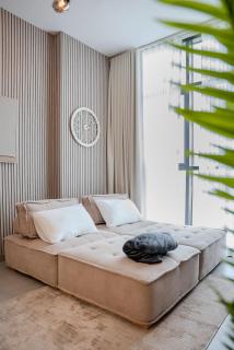 Luxury 1BR Apartment in heart of Sharjah - 10 mins to Sharjah Airport - - 9