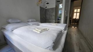 ENDOR - 4 bedrooms, 5 bathrooms, 1 livingroom with kitchen - 4