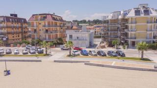Appartamento fronte spiaggia + auto - Civitanova Marche - 9
