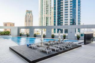 Blueground Skyview Tower marina view pool DXB-1219 - Dubaï - 9