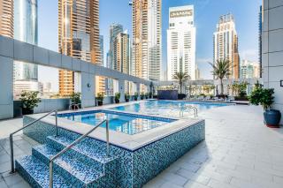 Blueground Skyview Tower marina view pool DXB-1219 - Dubaï - 8