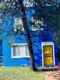 The Blue House - Washington - 3