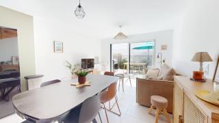Merlyne Beach Villa 7 - 8