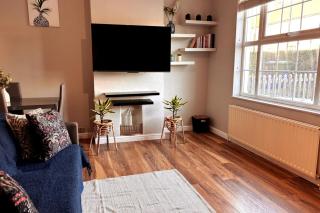 Cosy 2-Bedroom Home with Large Private Garden - Bromley - 0