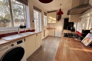 Cosy 2-Bedroom Home with Large Private Garden - Bromley - 8