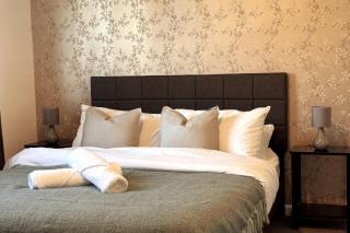 Cosy 2-Bedroom Home with Large Private Garden - 7