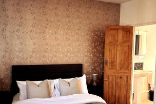 Cosy 2-Bedroom Home with Large Private Garden - Bromley - 6