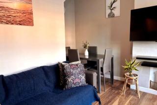 Cosy 2-Bedroom Home with Large Private Garden - Bromley - 2
