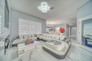 The Salty Stay - Heated Pool - 9