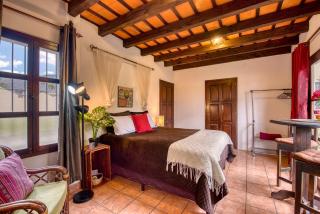 Private Studio with Kitchenette & parking - Antigua Guatemala - 4