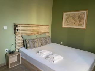 Travel the World AXD - 1