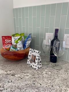 Uptown Mid Century Charmer - 8